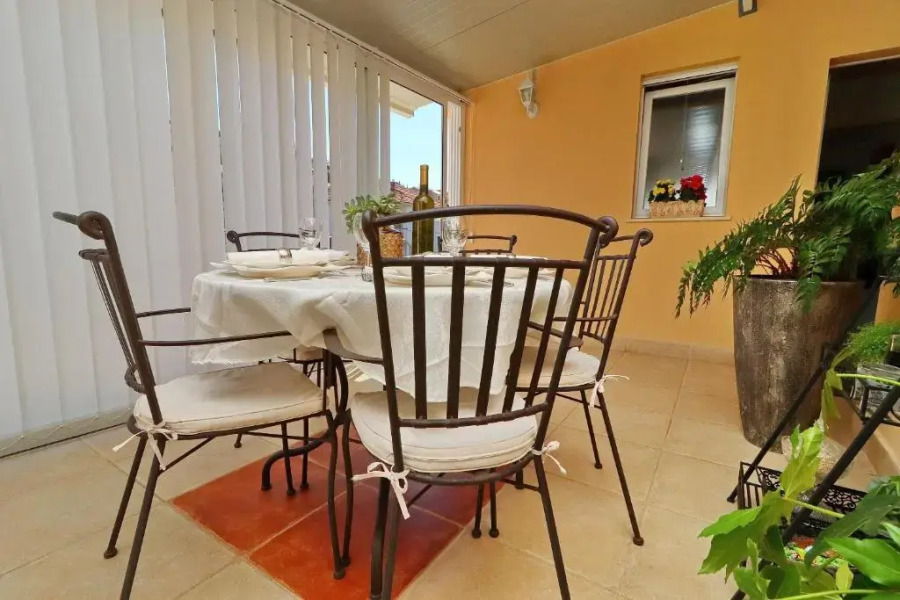 Sunshine Apartment Doda