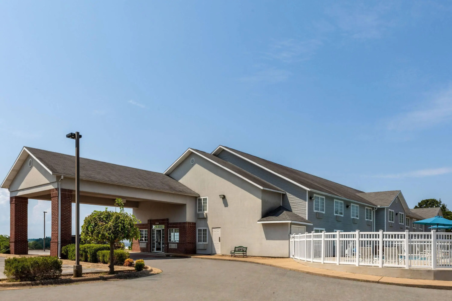 Days Inn by Wyndham Mountain Home