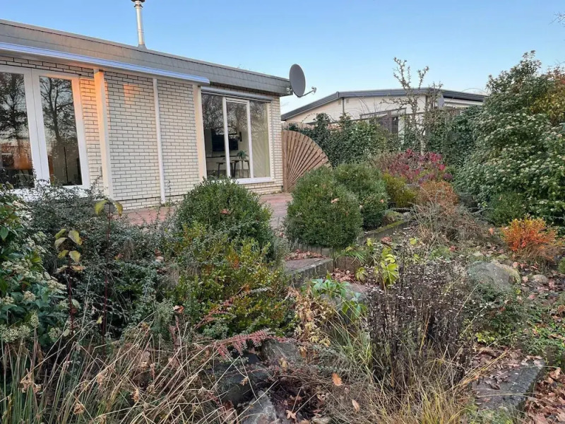 Bungalow in Makkum Near Lake Beach