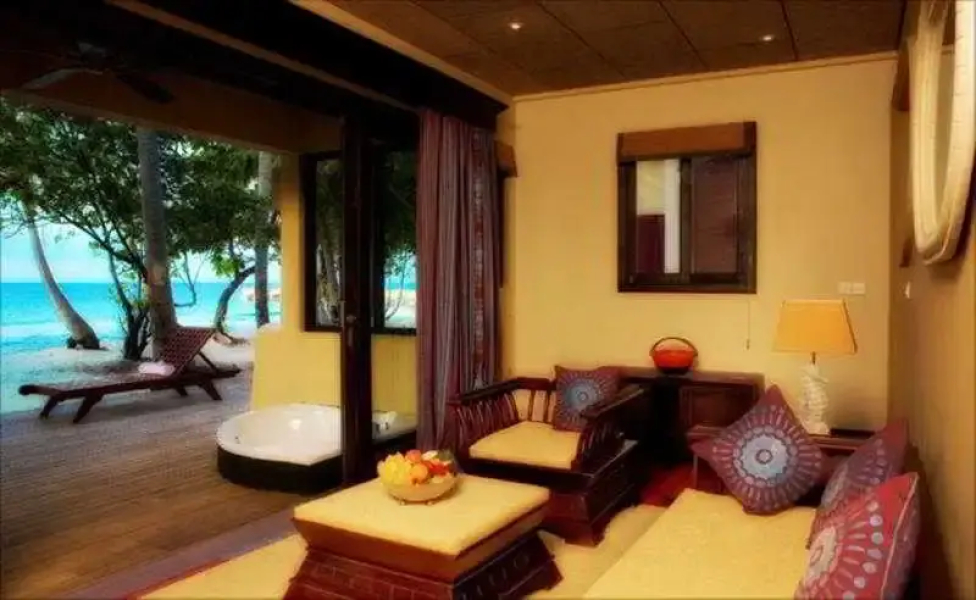 J Resort Alidhoo