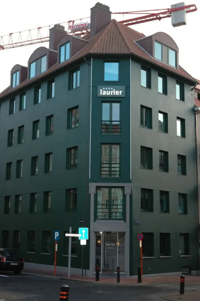 De Laurier