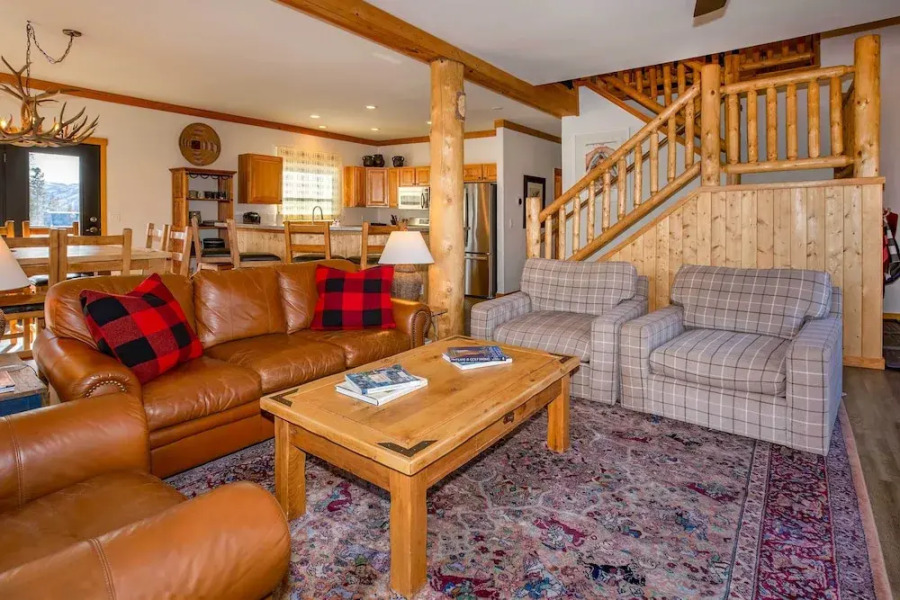 Mtn-view Retreat w/ Hot Tub in Granby!