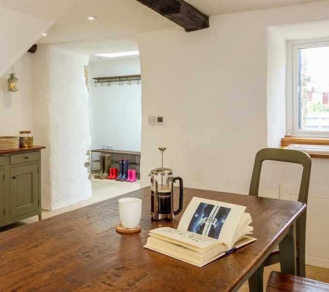 Beautiful Rural Cottage by the Coast