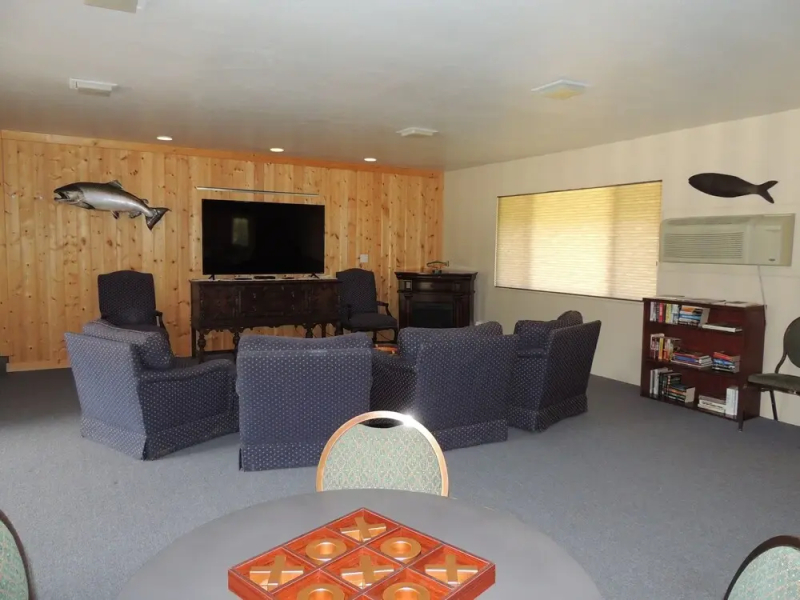 Indian Creek Lodge