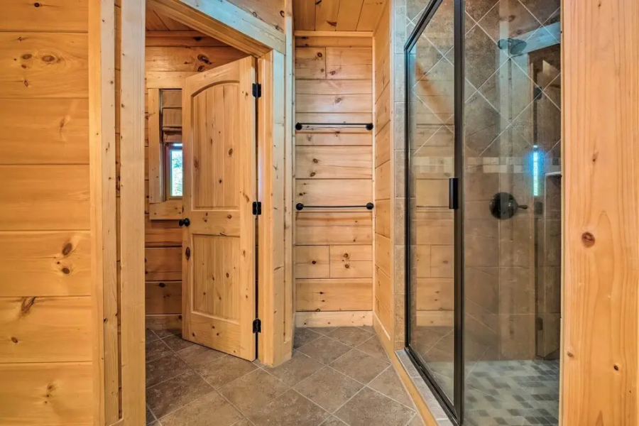 Pigeon Forge Cabin w/ Brand New Hot Tub & Views!