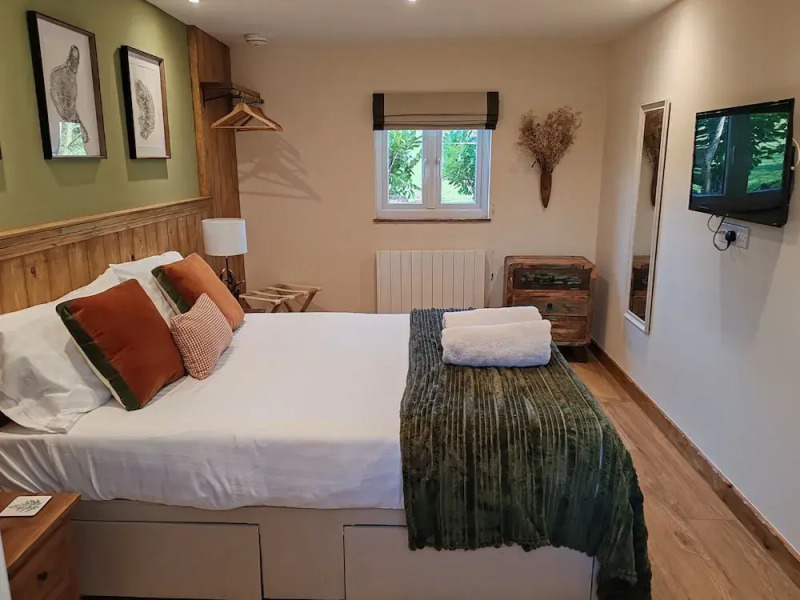 Hayne Barn Estate - Private Estate : 6 Eco Lodges - 1 Studio