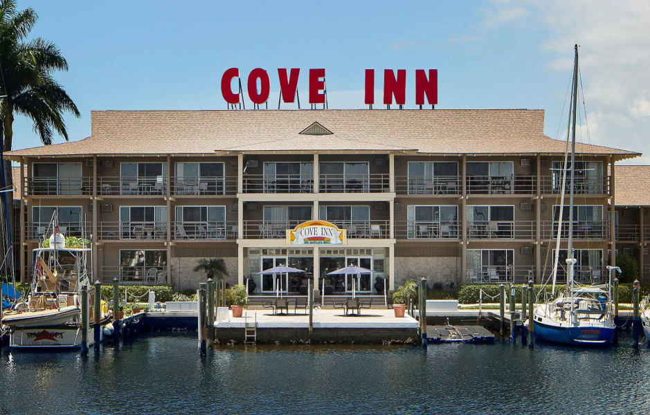 Cove Inn on Naples Bay