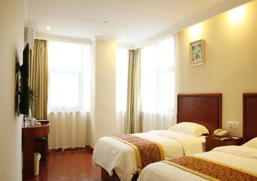 GreenTree Inn ZhangJiaKou Qiaoxi District WuYi East Street JianXing Express Hotel