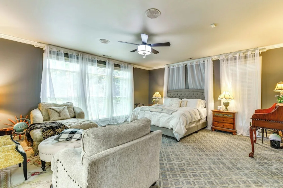 Sherrills Ford Escape w/ Hot Tub, Deck & Yard