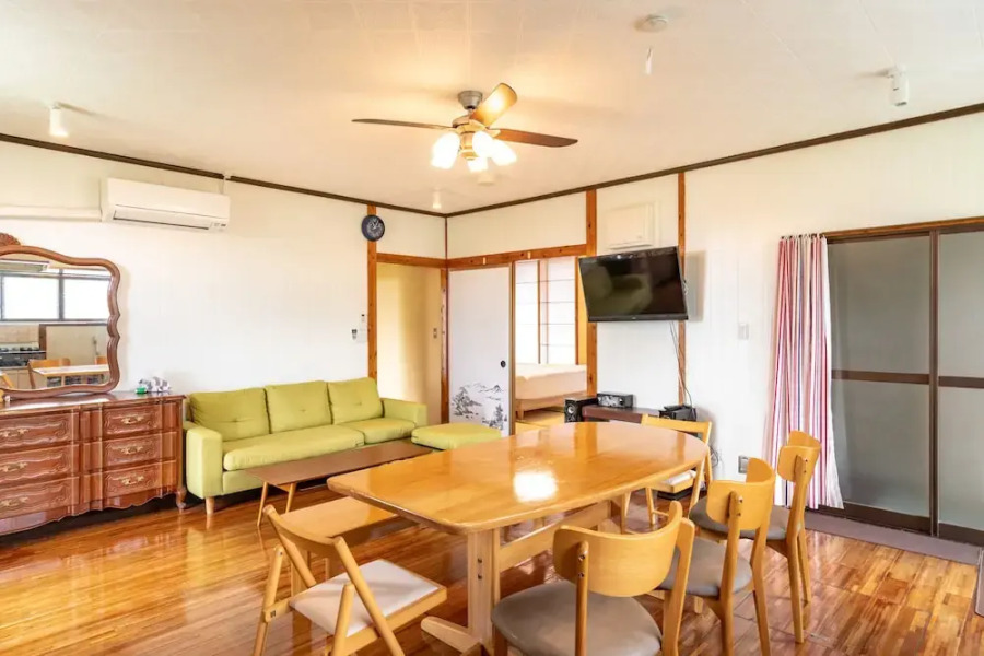 Green Beach le Island