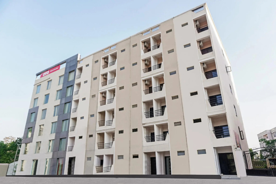 OYO Townhouse 866 Classio Suites