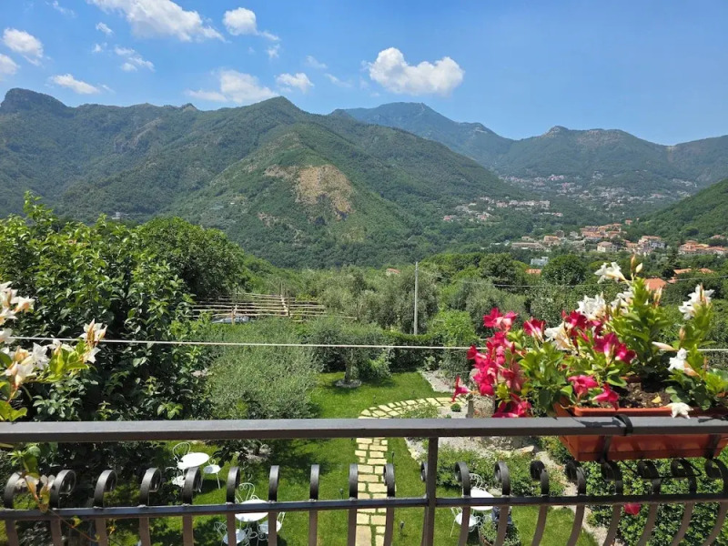 Tramonti Divini Amalfi Country House