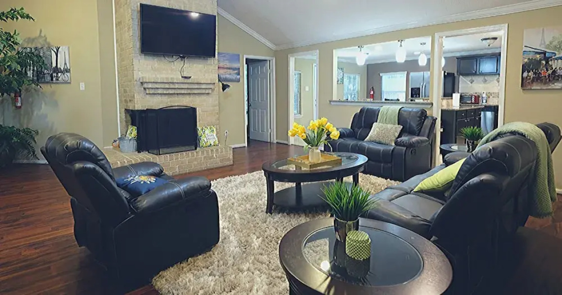 4Bdrm 2Bath 5Beds - NRG Rodeo - Big Home