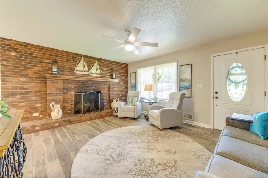 Charming Jonesville Home w/ Grill - Near Wineries!