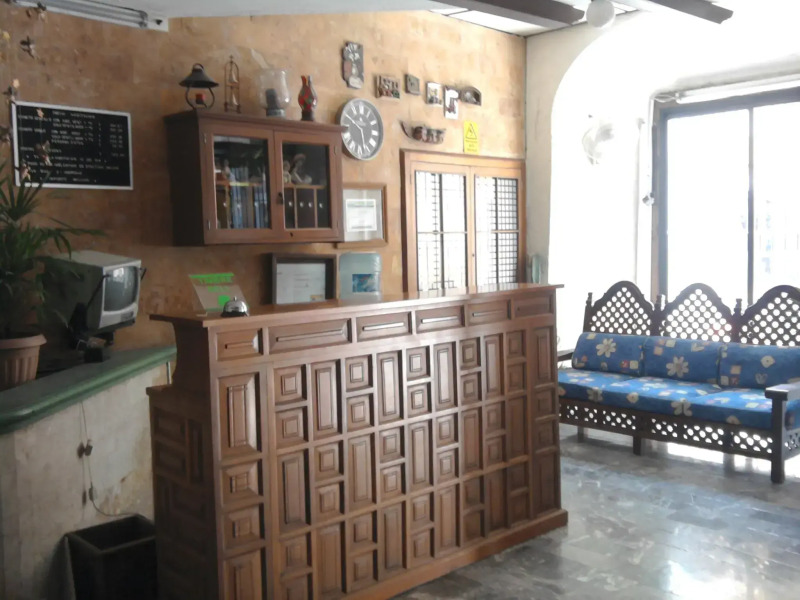 Hotel y Hostal Casa Risueño