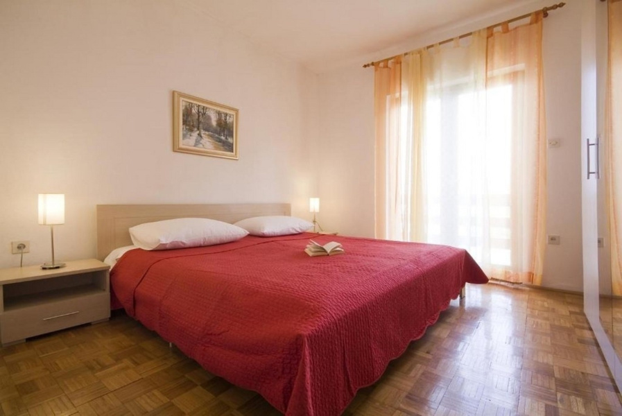 Apartment Ljilja - 10m from the sea with parking: A4 Nin, Zadar riviera