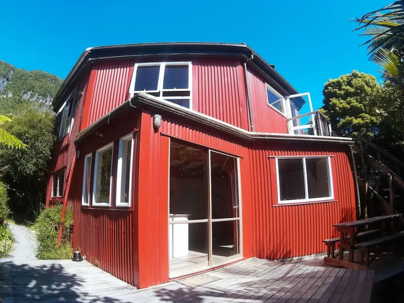 Te Nikau Retreat - Hostel