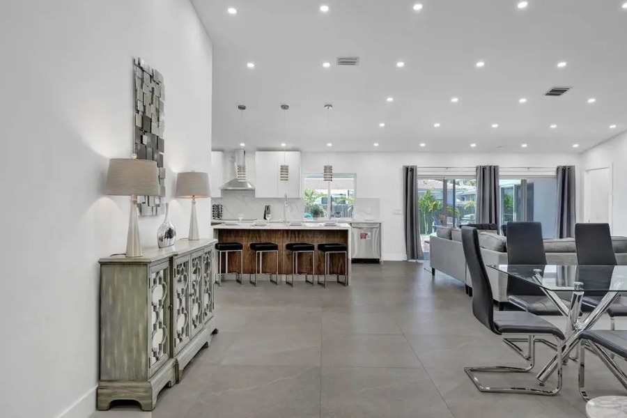 6BR Oasis with Heated Pool & Gameroom