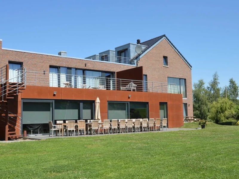 Superb Holiday Home With Barbecue