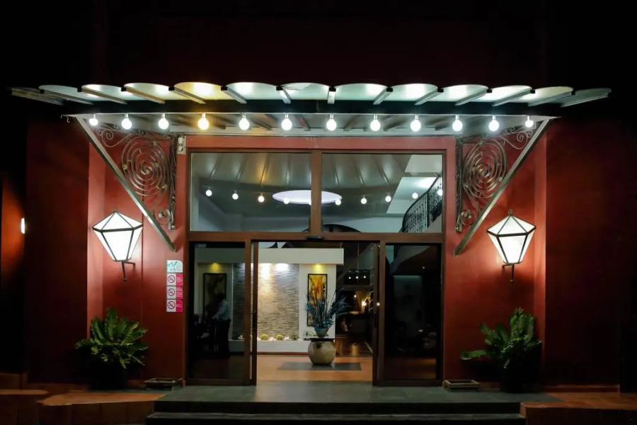 La Posada Hotel & Beach Club