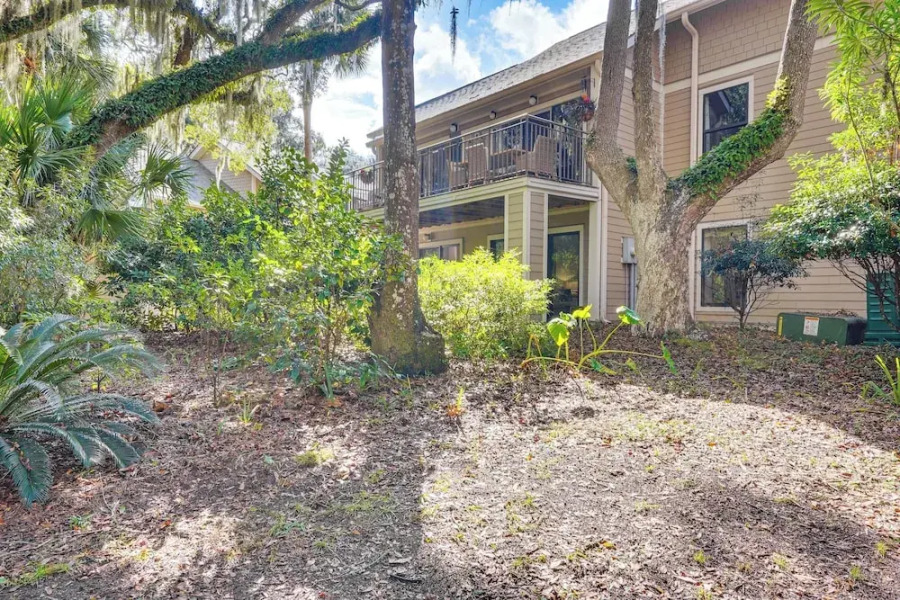 Luxe Tropical Resort Escape - Beaches Nearby!