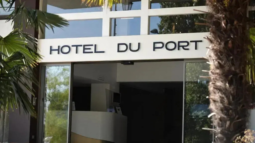 Hotel du Port