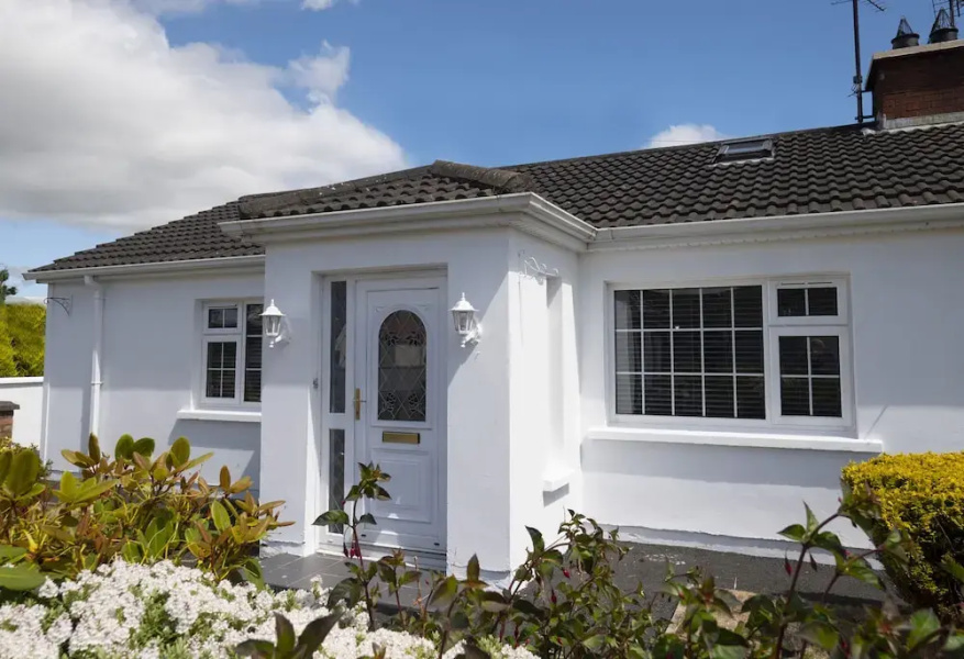 Charming 4-bed Cottage in Dungannon