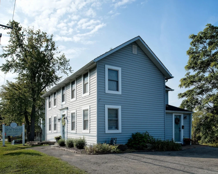 Bluethistle Bed & Breakfast