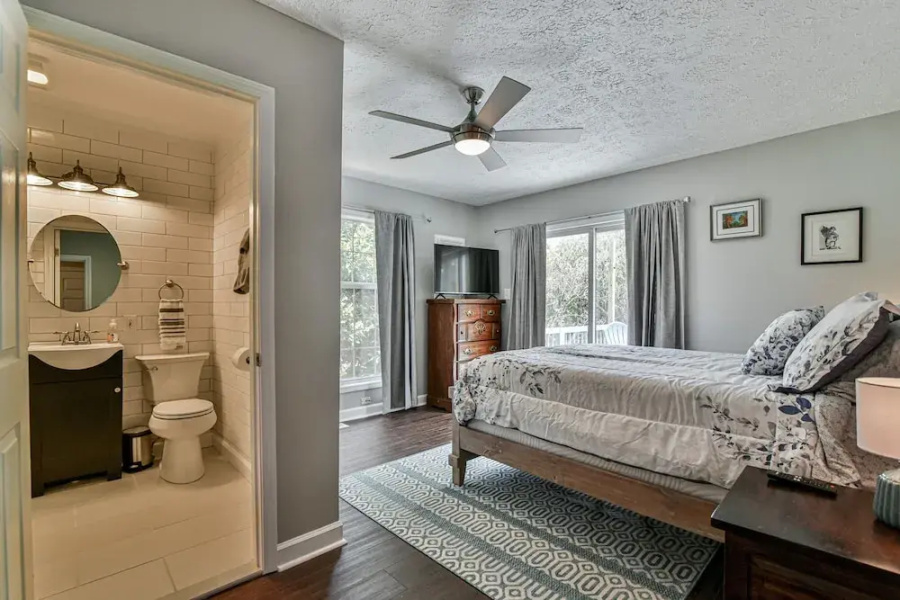 2 BR apt near Mtn to Sea Hiking Trail