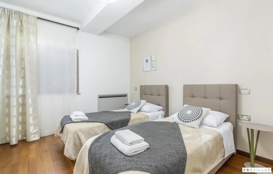 Happy in Fazana with 5 bedrooms and 1 bathrooms