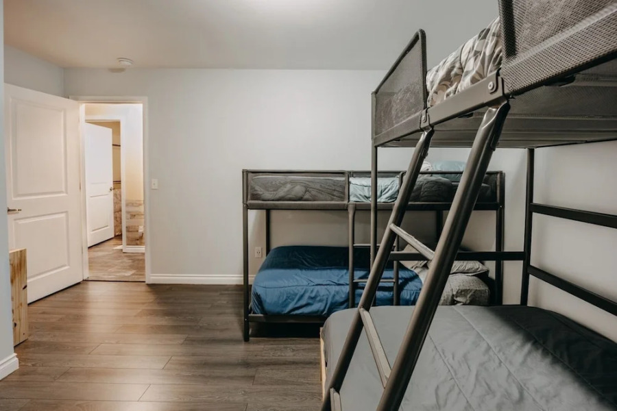 02gs - Hot Tub - Wifi - D/w - W/d - Sleeps 8 2 Bedroom Home by RedAwning