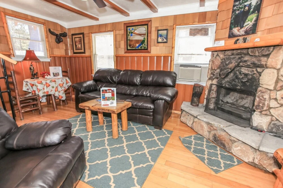 A Honeymooners Hideaway by Big Bear Cool Cabins