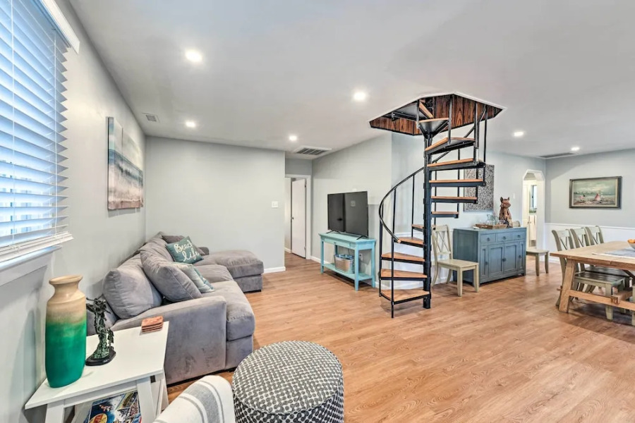 Coastal Brigantine Cottage: Walk to Beaches