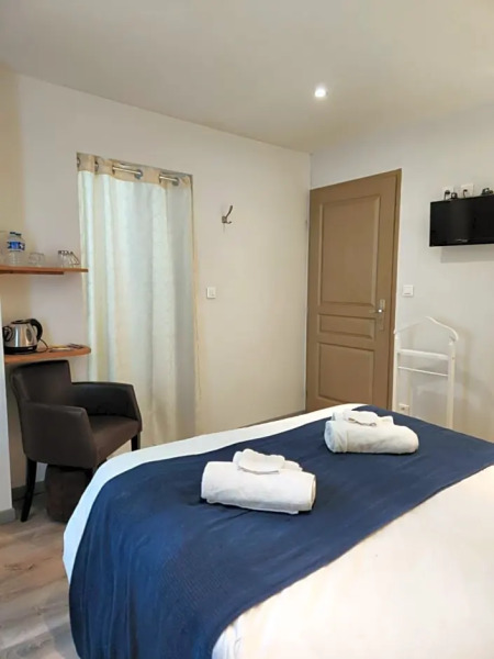 Chambres privées à Hautvillers, berceau du champagne avec salle de bain et toilettes incluses