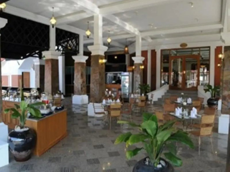 Royal Reward Resort