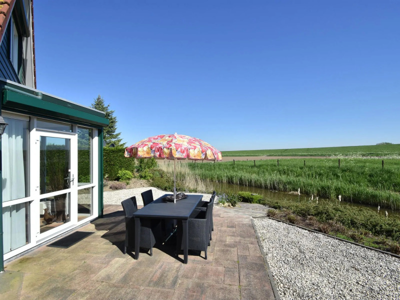 Modern holiday Home in South Holland by Lake Volkerak