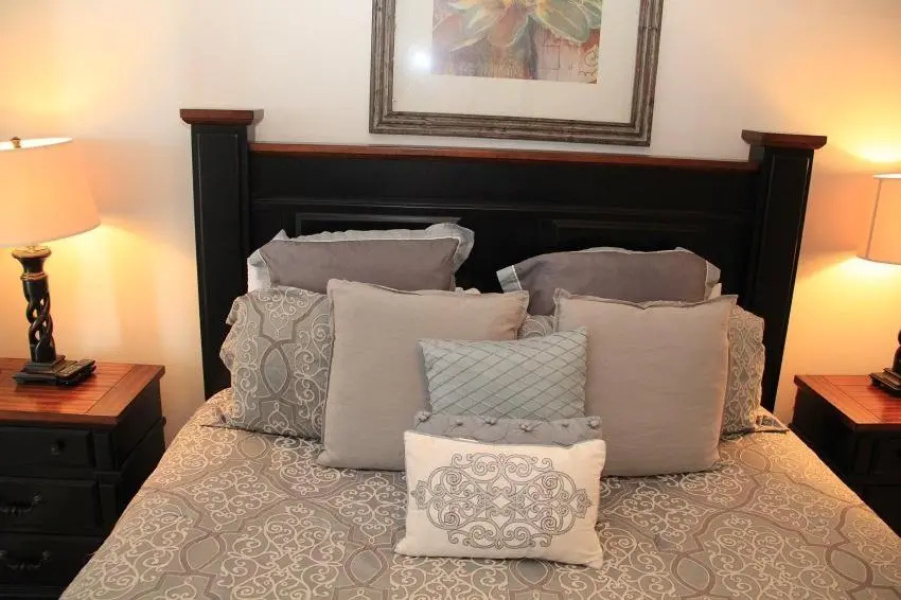 Windward Pointe 1103 by RedAwning