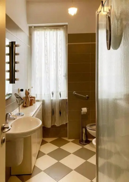 Serene and spacious Lakeview Retreat with terrace