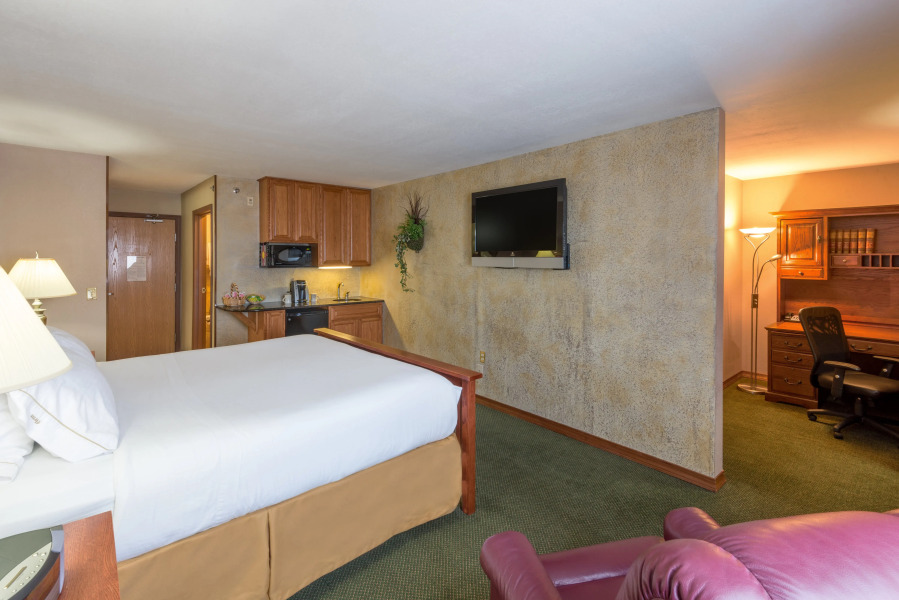 Holiday Inn Express Hotel & Suites Raton by IHG