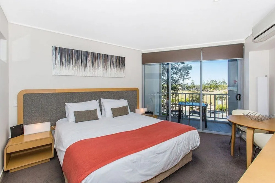 Resort & Spa 2302/03 Ocean Glimpses Over Central Park