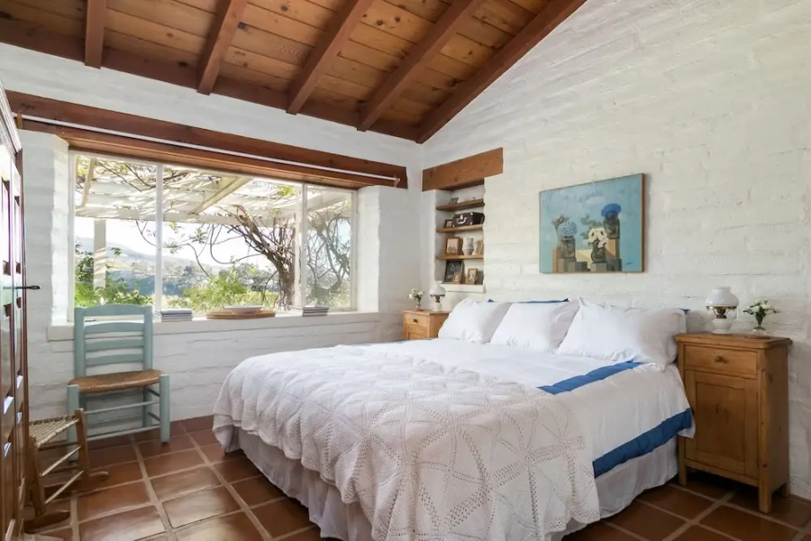 6590 Camino Carreta House by RedAwning