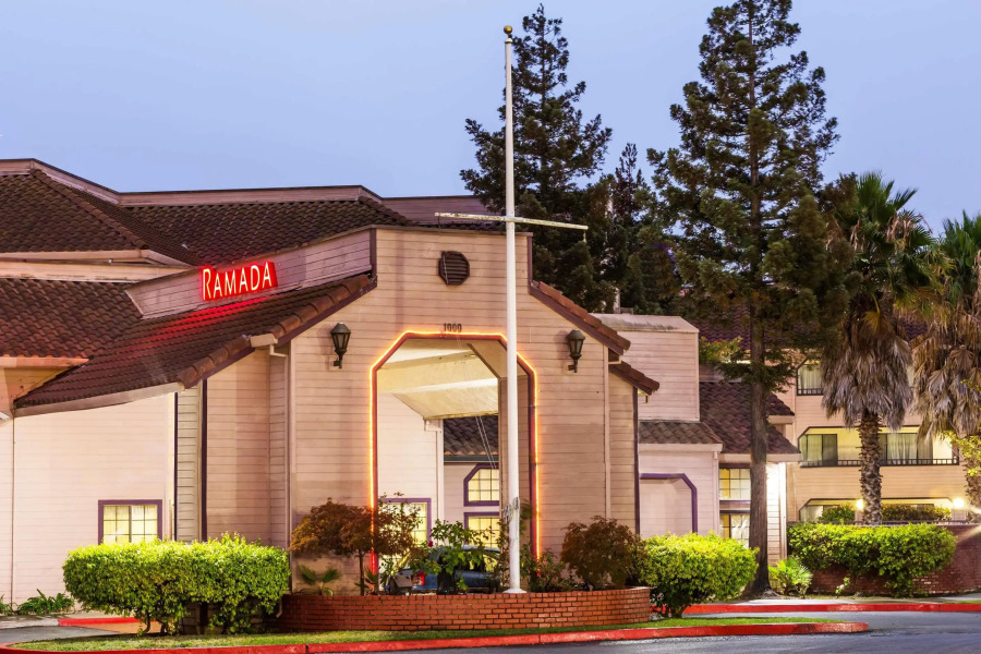Country Inn & Suites by Radisson, Vallejo Napa Valley, CA