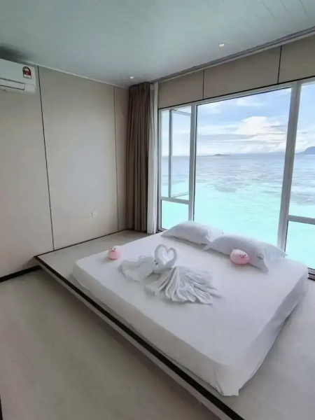 Bubblefish water villa
