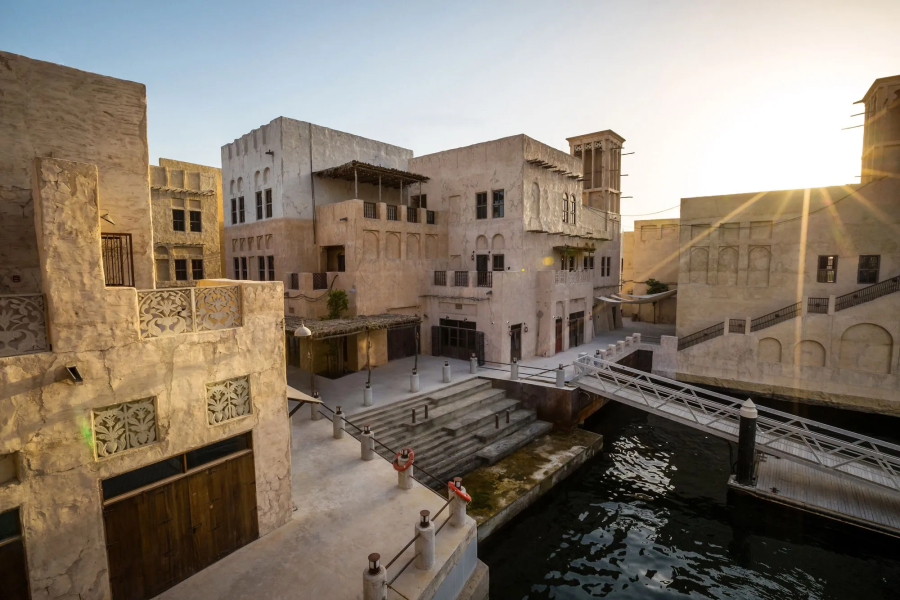 Отель Al Seef Heritage Hotel Dubai, Curio Collection by Hilton
