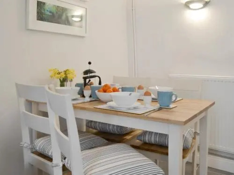 Cinnamon Teal Cottage