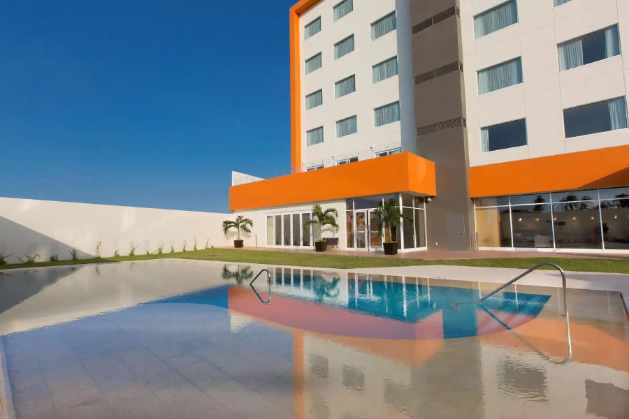 Hampton Inn & Suites by Hilton Paraiso
