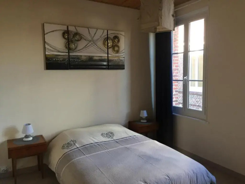 La caïque maison a 100 m de la plage et des falaises