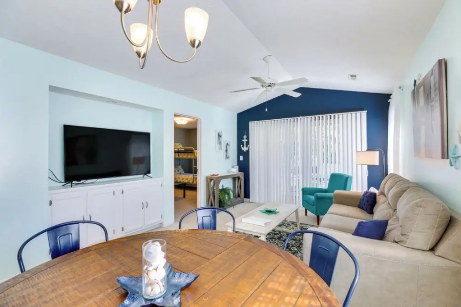 Community Perks & Golf Course Views: Longs Condo