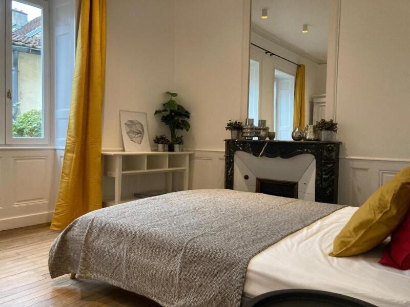 Studio standing, hyper centre, très calme