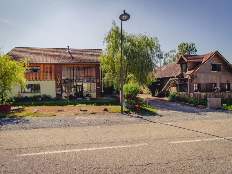 Quaint Holiday Home in Saint-Quirin with hot tub, nice view